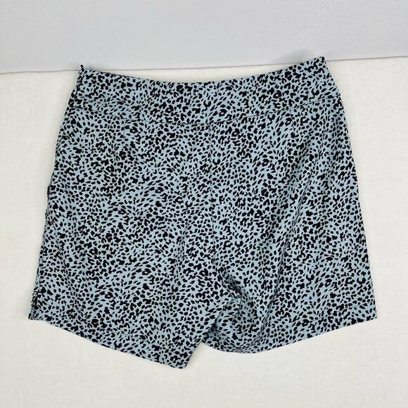 Jamie Sadock Skinnylicious Size Zip Blue & Black Animal Print Golf Shorts Size 8 - Picture 2 of 8